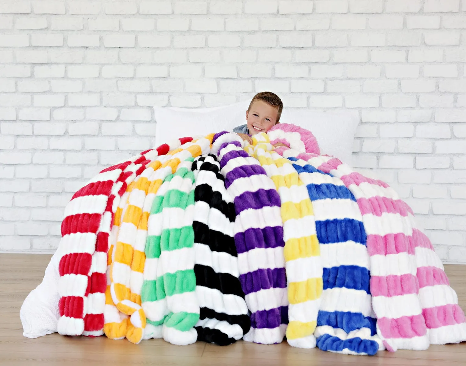 Hugs Bubble Gum Blanket